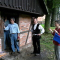 2008 09 06 butterkuchen f r das dreschfest im backhaus backen mit fritze  andreas  frank und uta 017